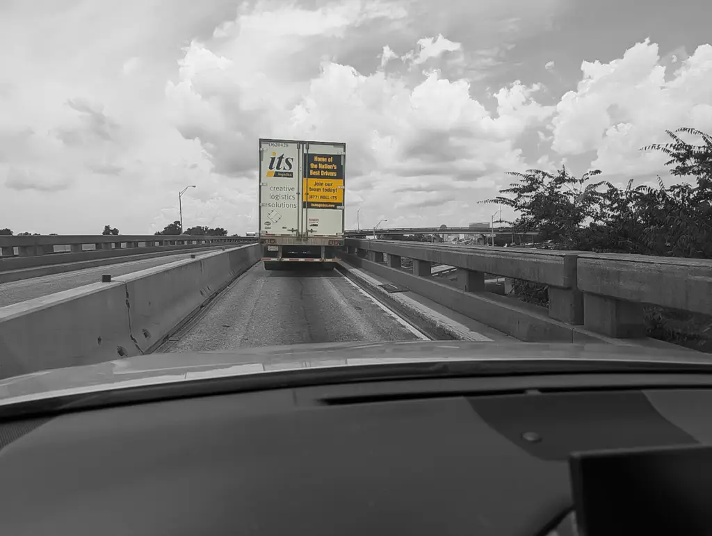 Big trucks on i-20 in shreveport