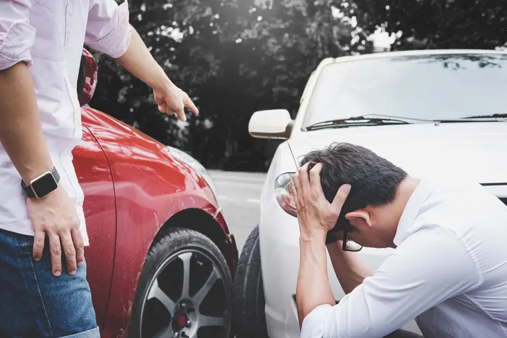 Confrontation between two men after a car accident